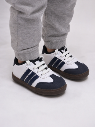 Kid sneakers