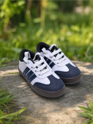 Kid sneakers